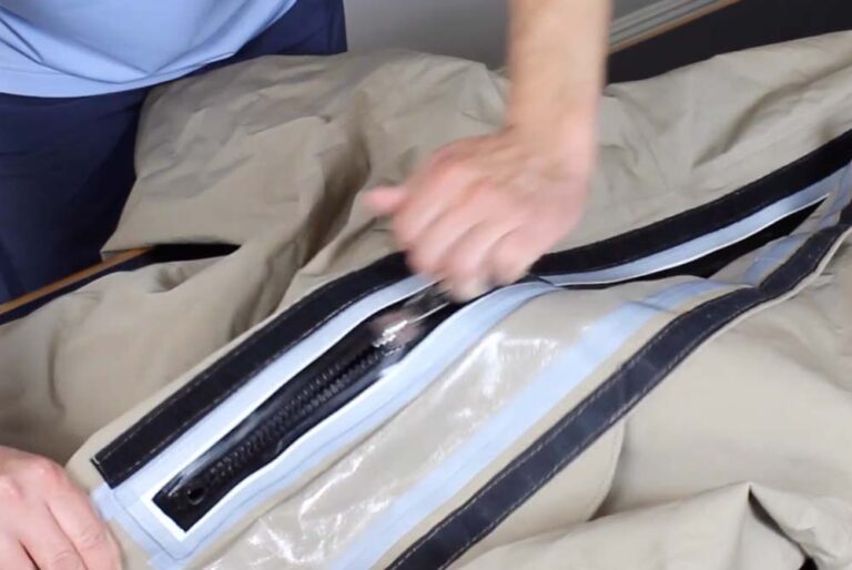 Closing an AquaSeal Zipper Technique